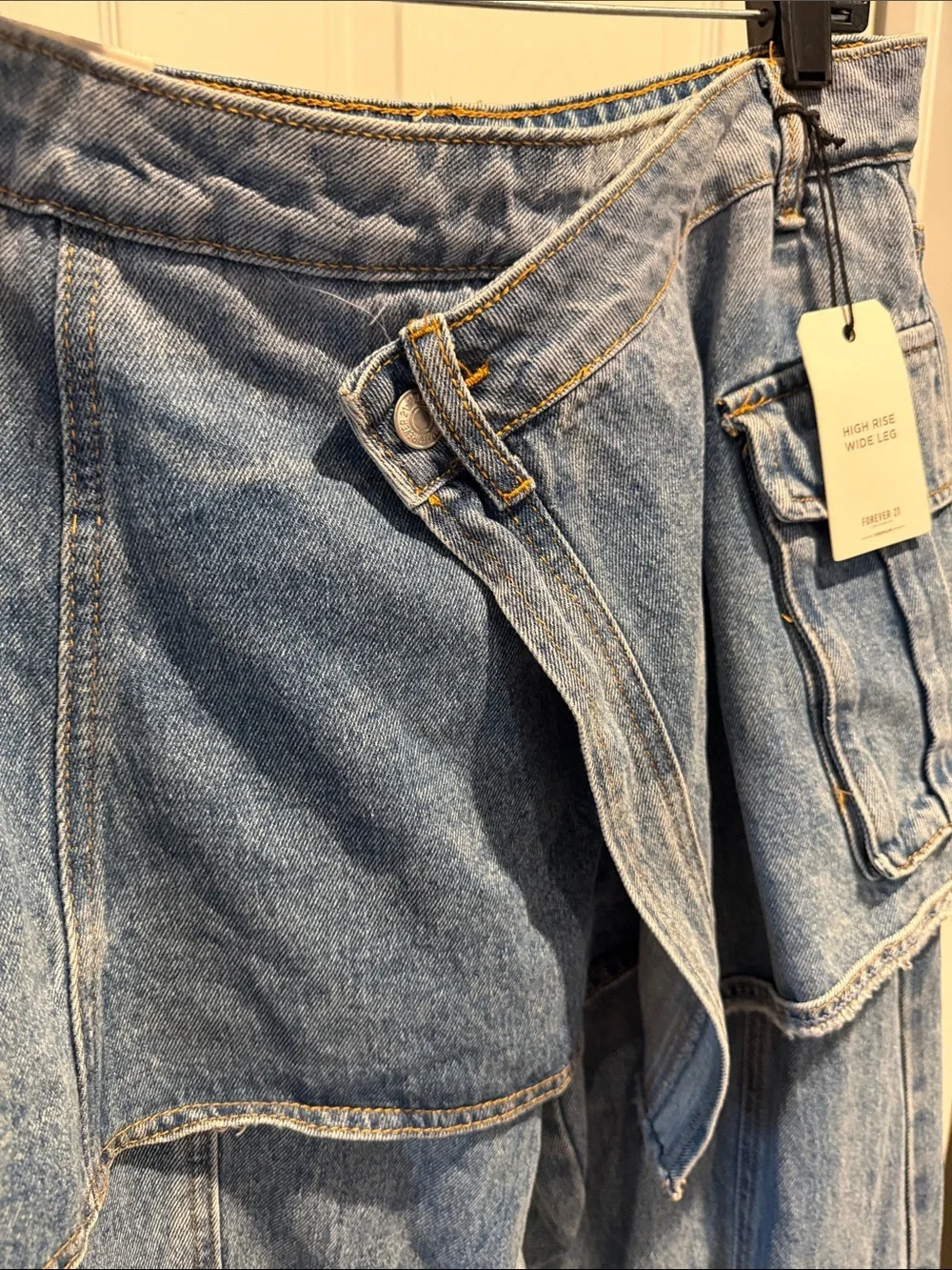 Wide-Leg Cargo Jeans